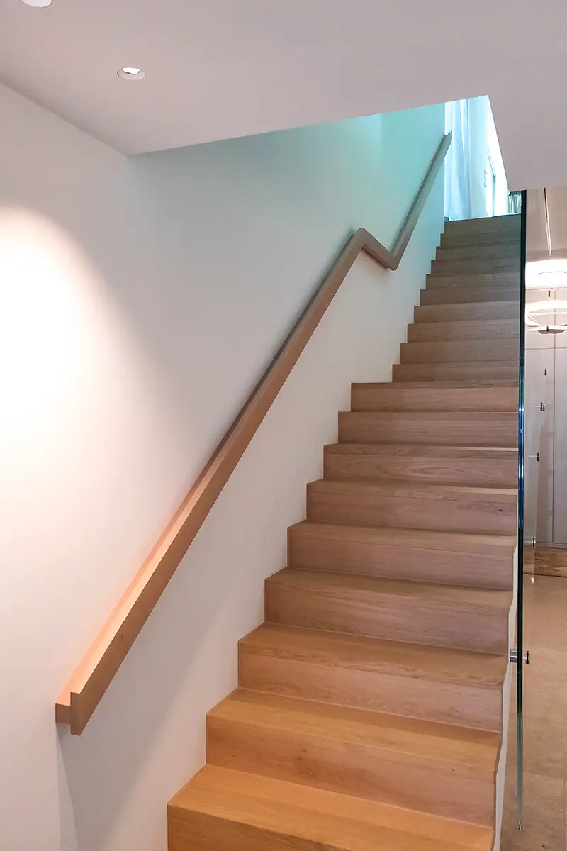 Treppe mit Glaselement Treppe mit Glaselement